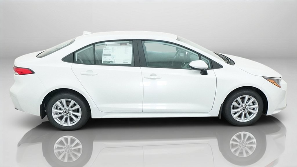 New 2027 Wind Chill Pearl Toyota LE image 18