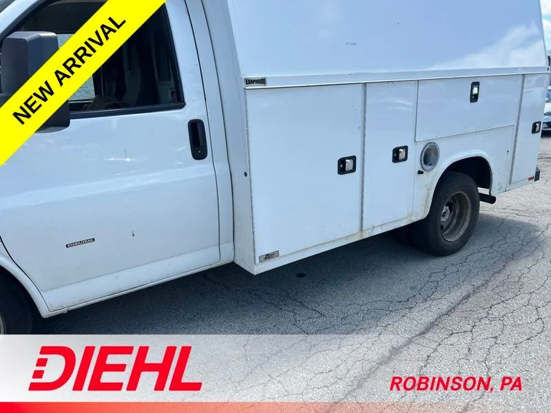 Used 2019 White GMC Work Van image 5
