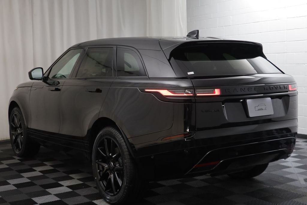 New 2026 Santorini Black LAND ROVER Dynamic SE image 16