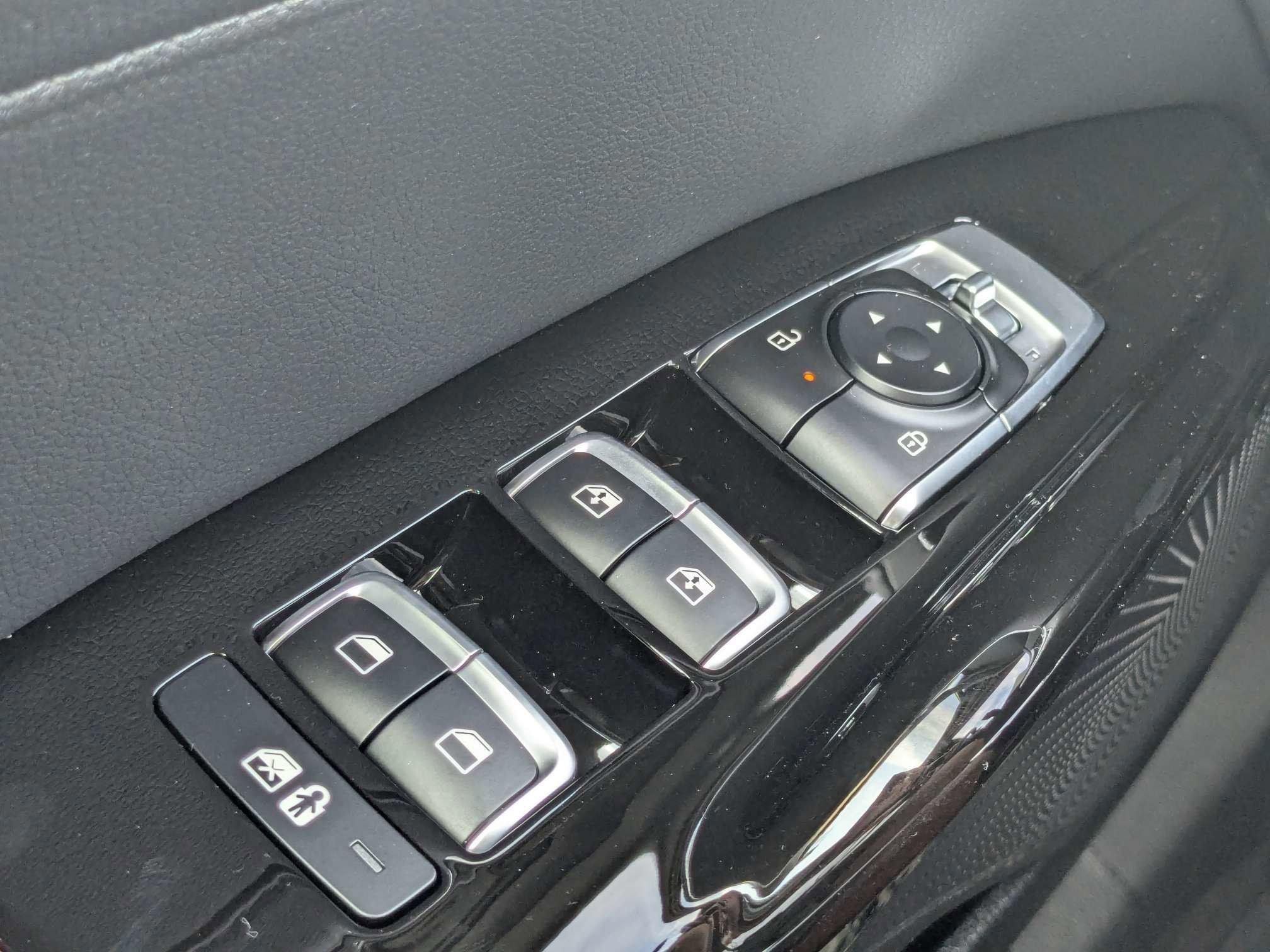 New 2026 Wolf Gray Kia GT-Line FWD image 29