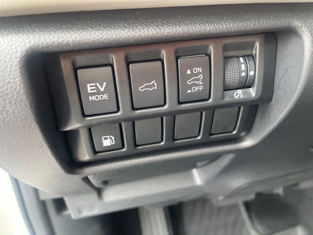 Used 2025 White Subaru Premium image 20
