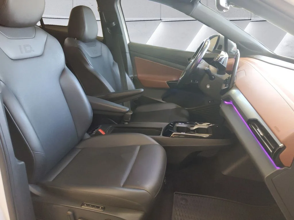 Used 2021  Volkswagen Pro S image 14