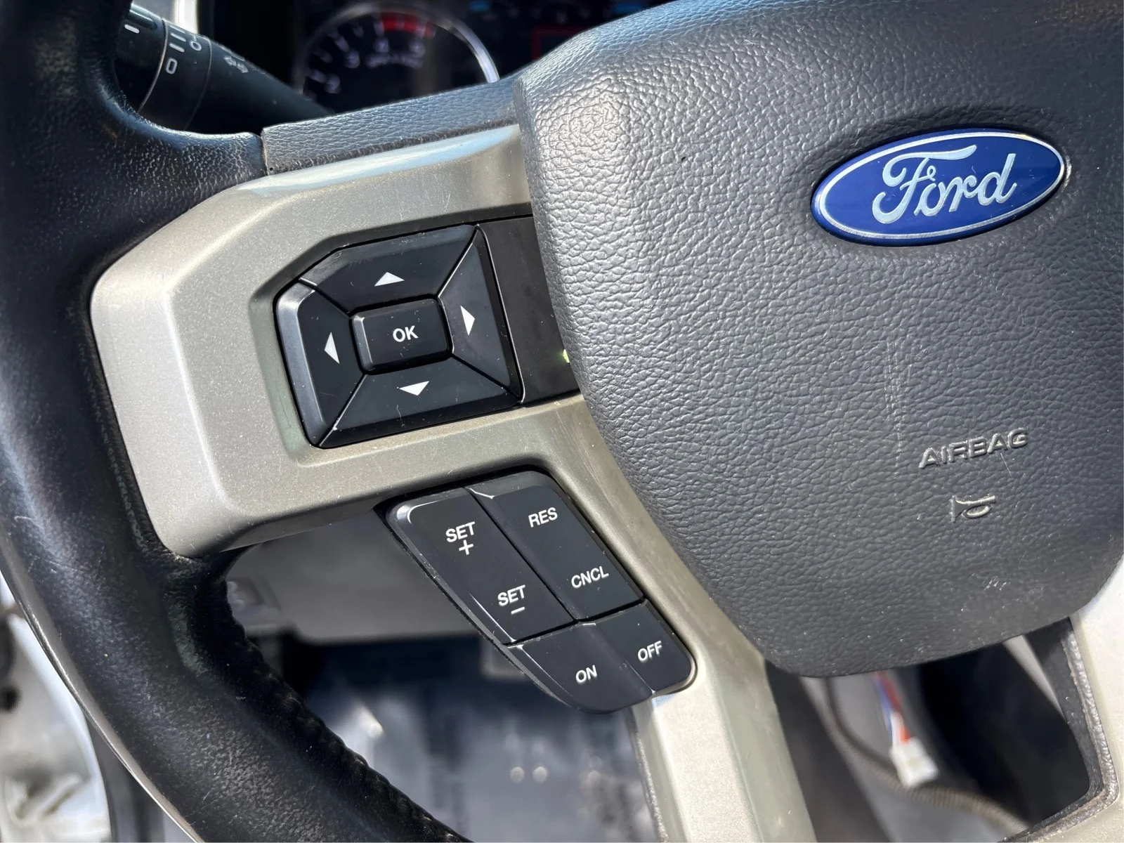 Used 2022 White Ford LARIAT image 18
