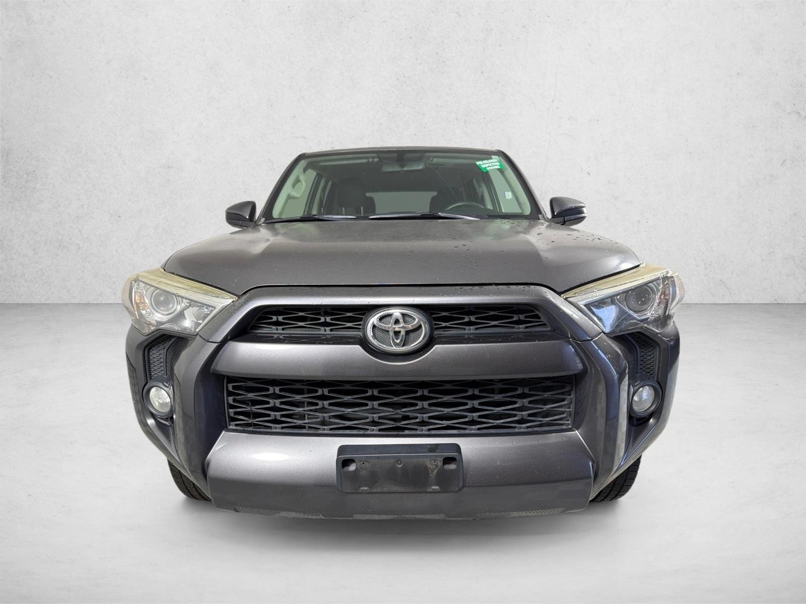 Used 2016 Magnetic Gray Metallic Toyota SR5 image 9