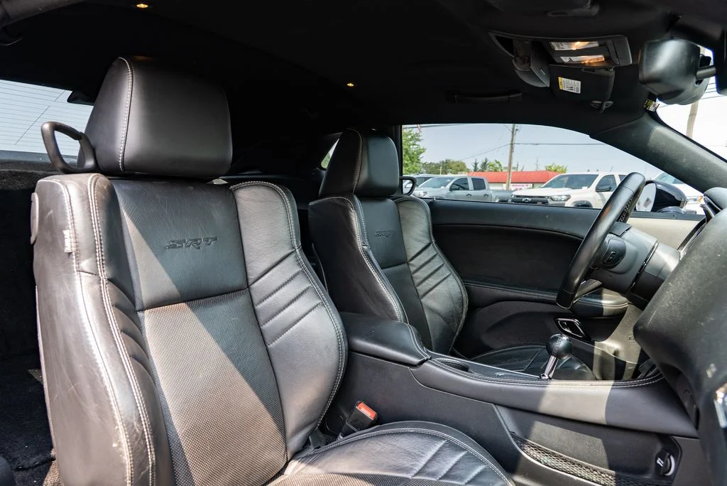 Used 2015 Pitch Black Clearcoat Dodge SRT Hellcat image 25