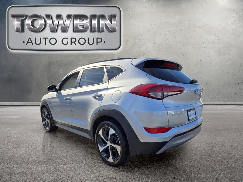 Used 2018 Molten Silver HYUNDAI VALUE FWD image 7