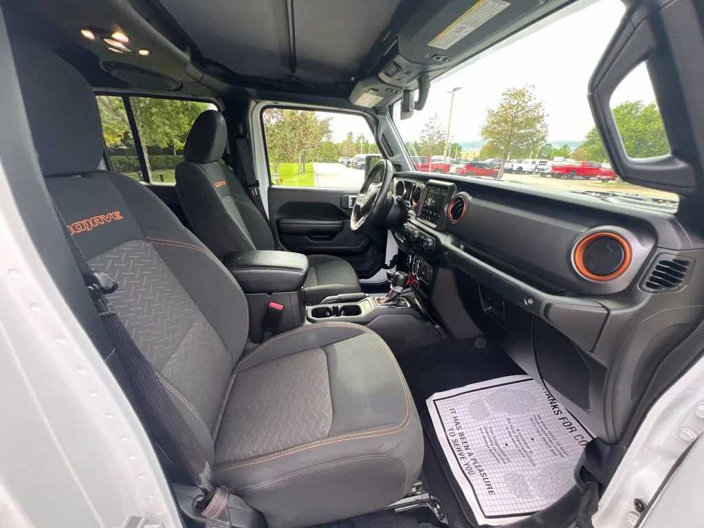 Certified Used 2022 White Jeep Mojave image 19