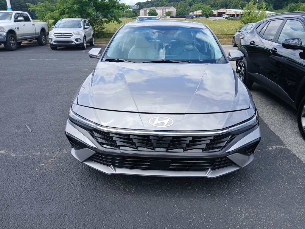 2024 Hyundai Elantra's photo