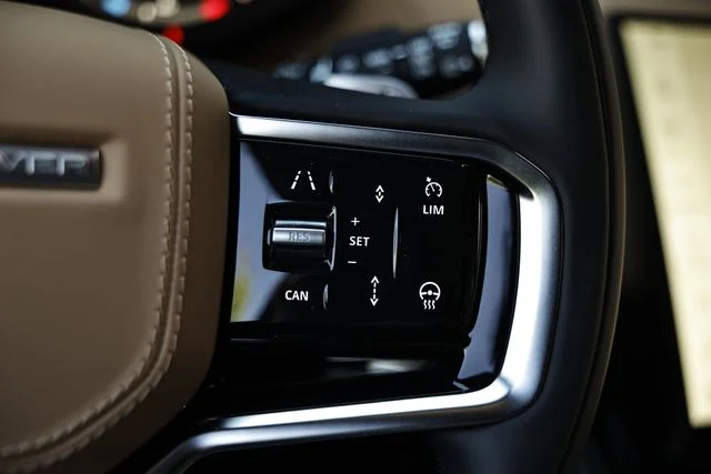 New 2026 Carpathian Grey Land Rover SE image 43