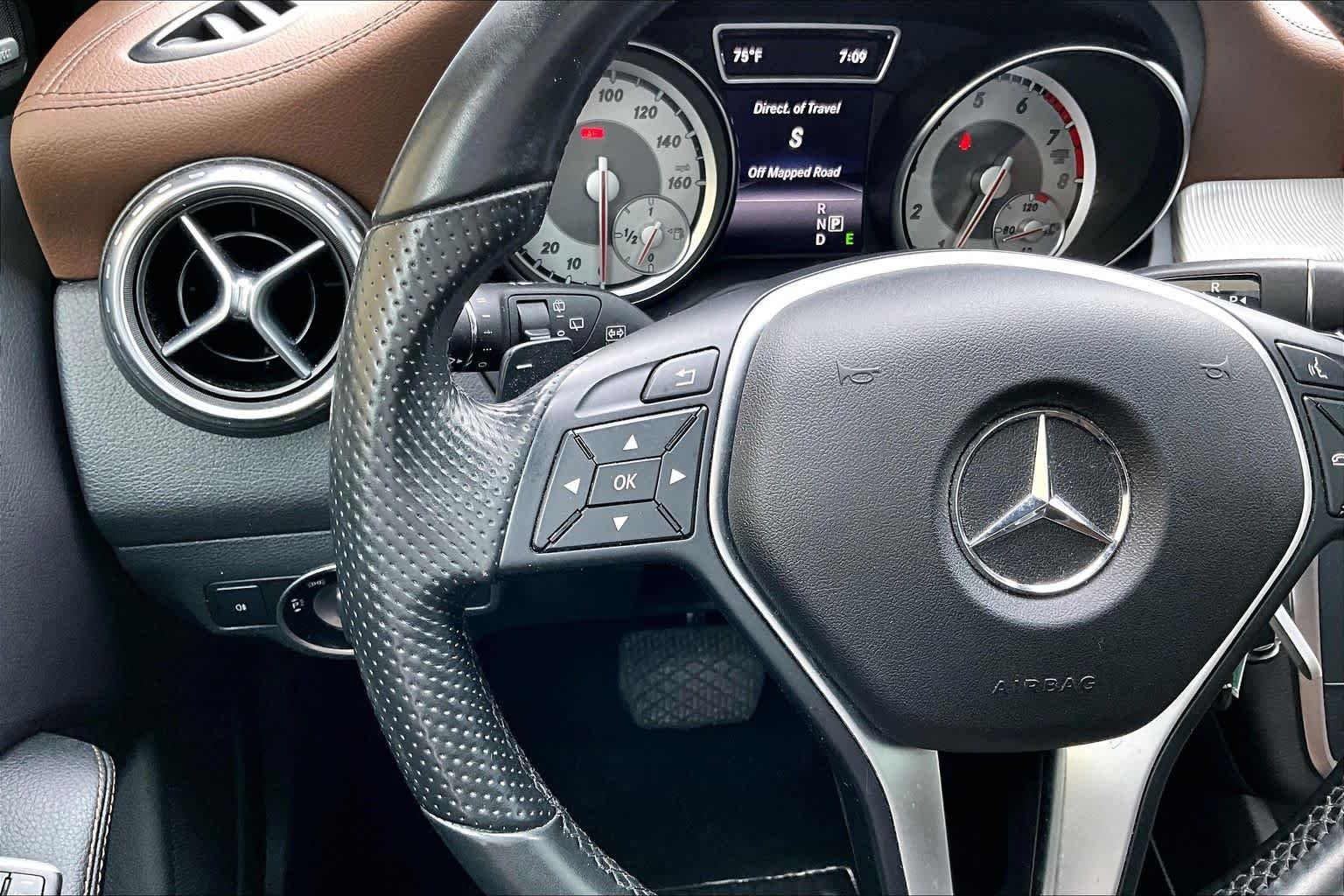Used 2015 Cirrus White Mercedes-Benz GLA 250 image 41