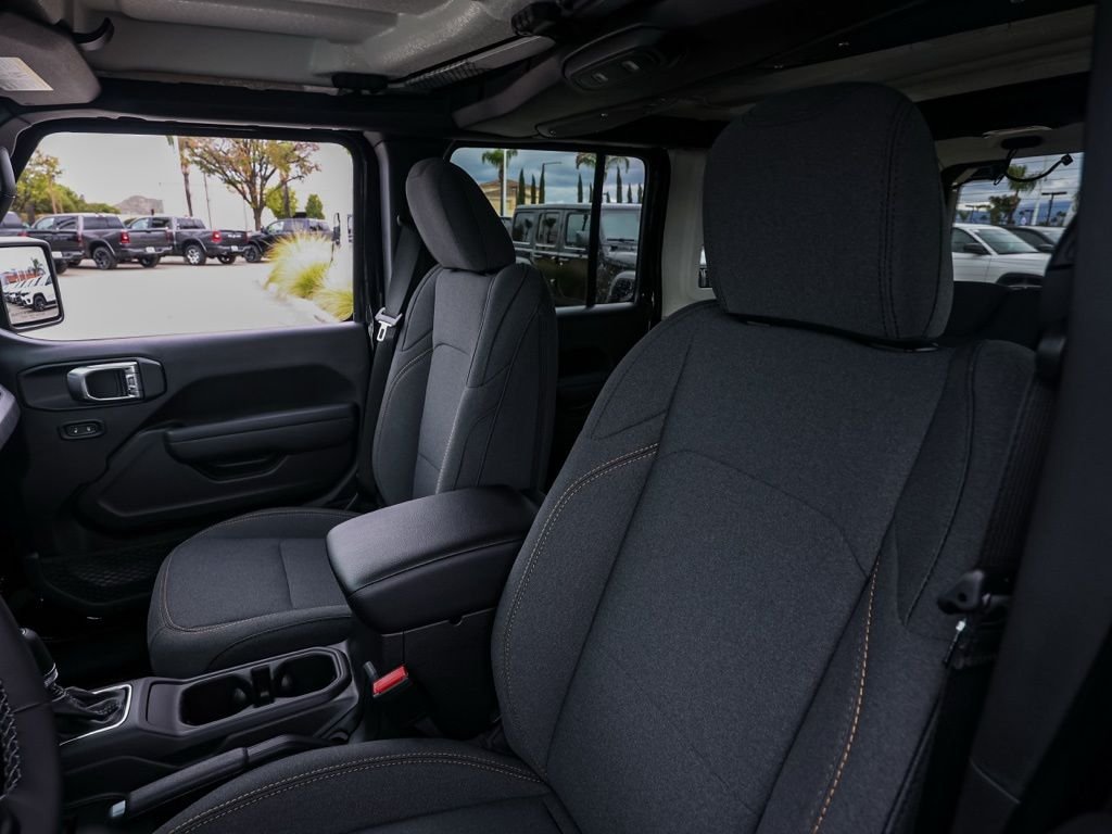 New 2026 Black Clear-Coat Exterior Paint Jeep Sport S image 14