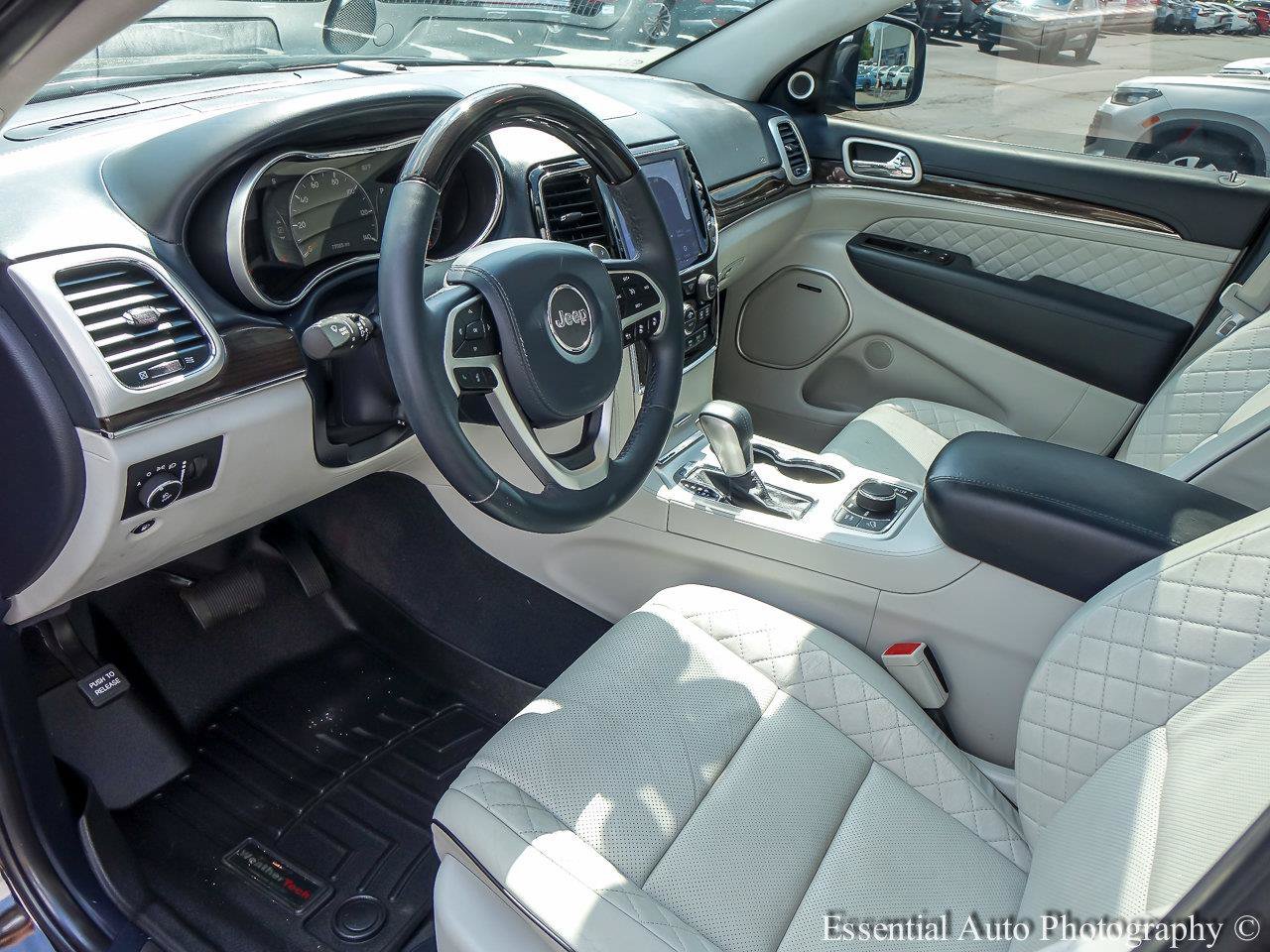 Used 2020 Diamond Black Crystal Pearlcoat Jeep Summit image 9