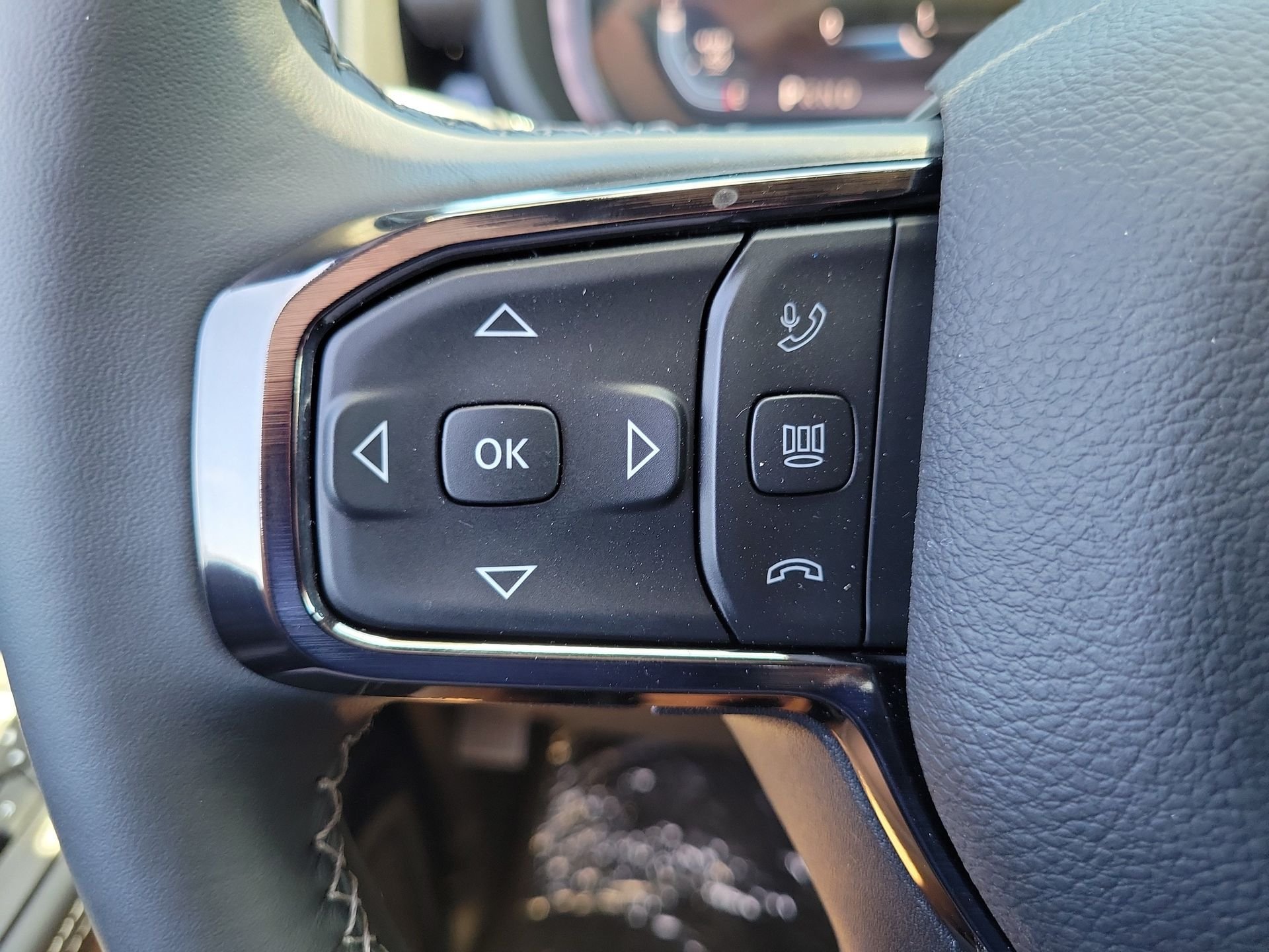 New 2026 Ceramic Gray Clear-Coat Exterior Paint RAM Limited image 6