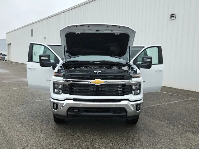 New 2026 White Chevrolet LT image 10