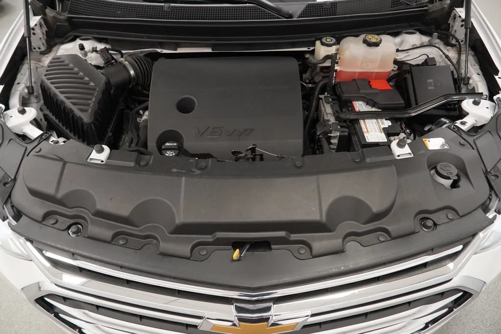 Used 2019 IRIDESCENT PEARL TRICOAT Chevrolet High Country image 44