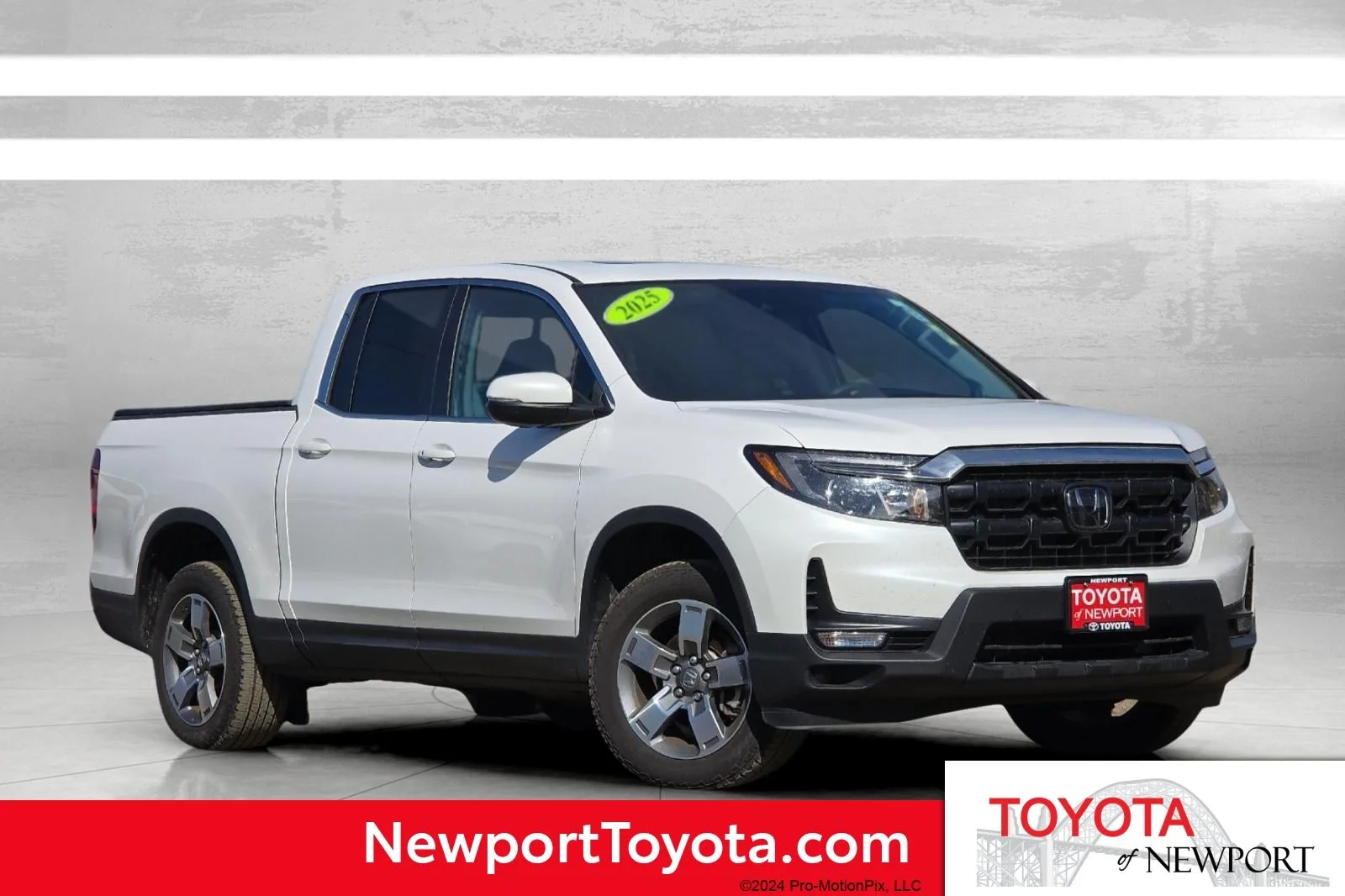Used 2025 White Honda RTL image 1