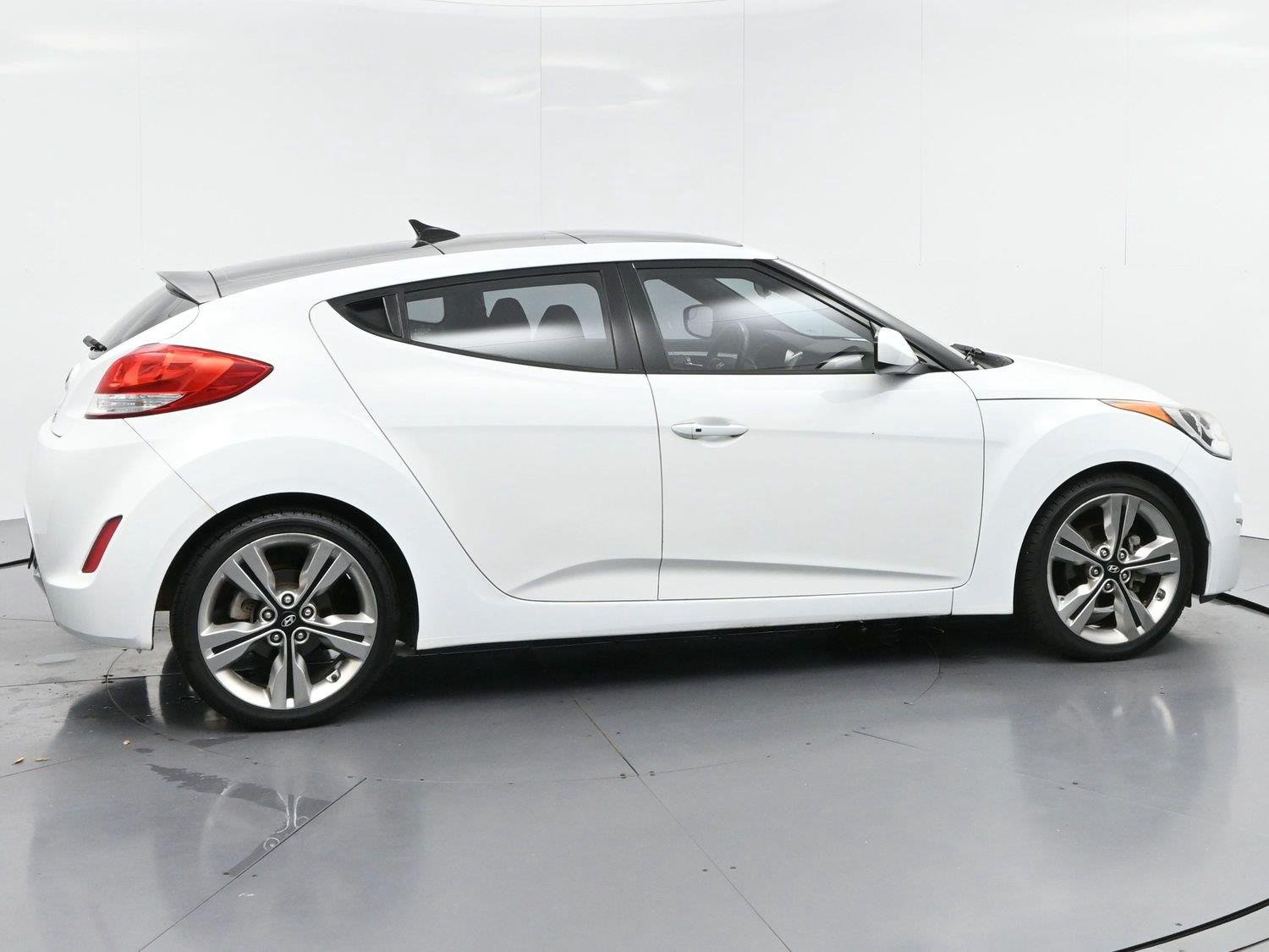 Used 2017 Century White Hyundai Value Edition image 7