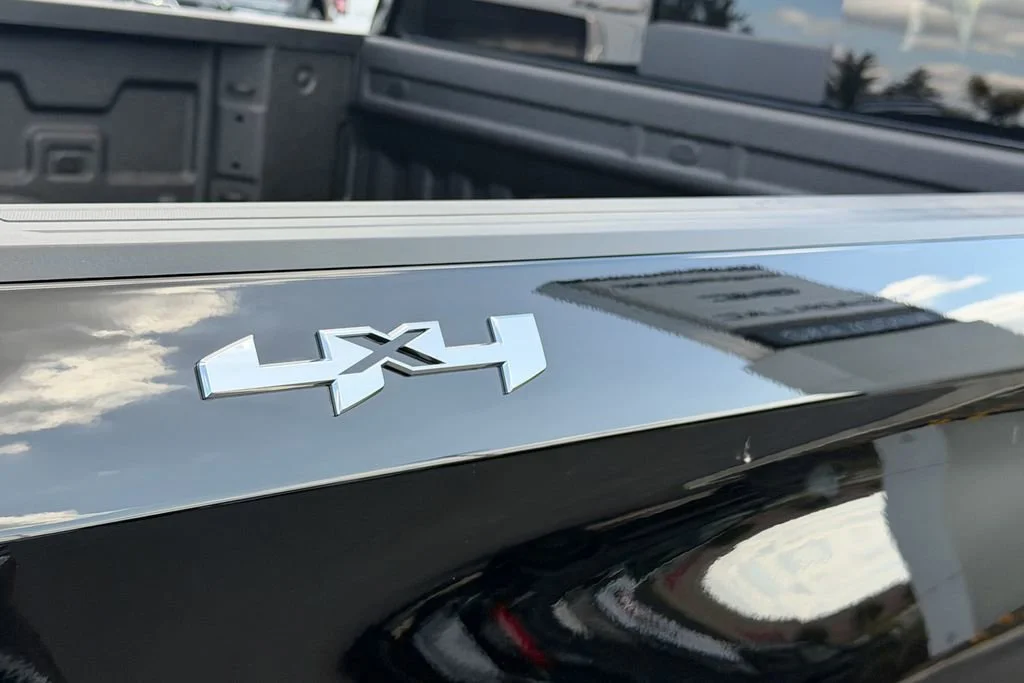 New 2026 Onyx Black GMC SLE image 7