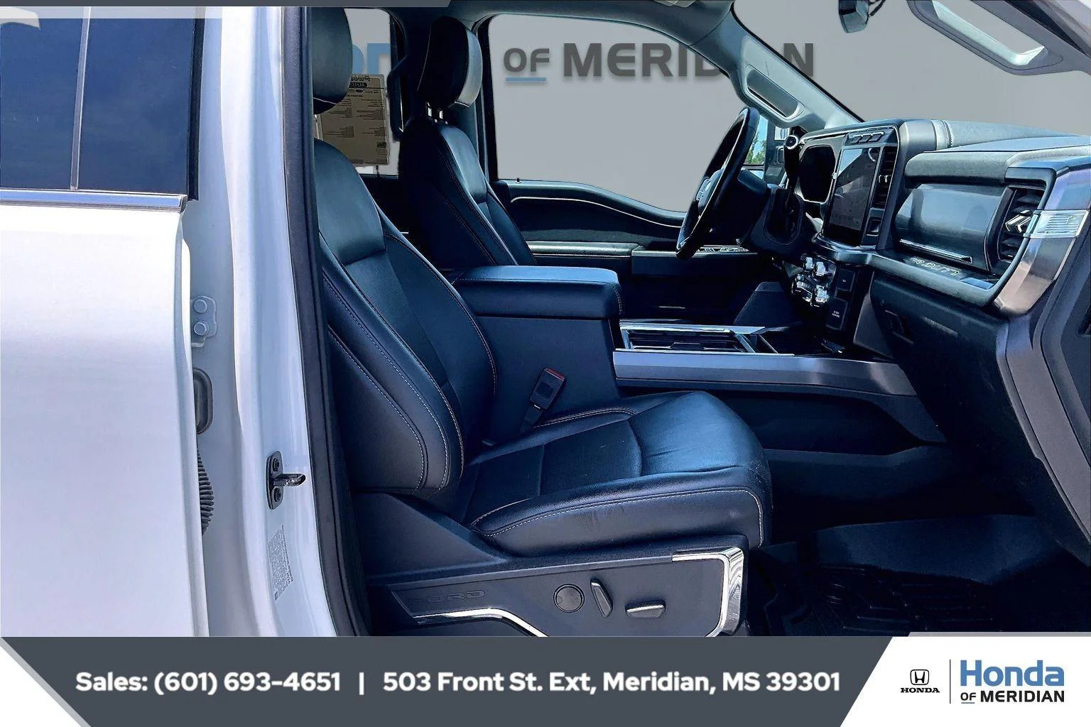 Used 2024 Star White Metallic Tri-Coat Ford LARIAT image 6