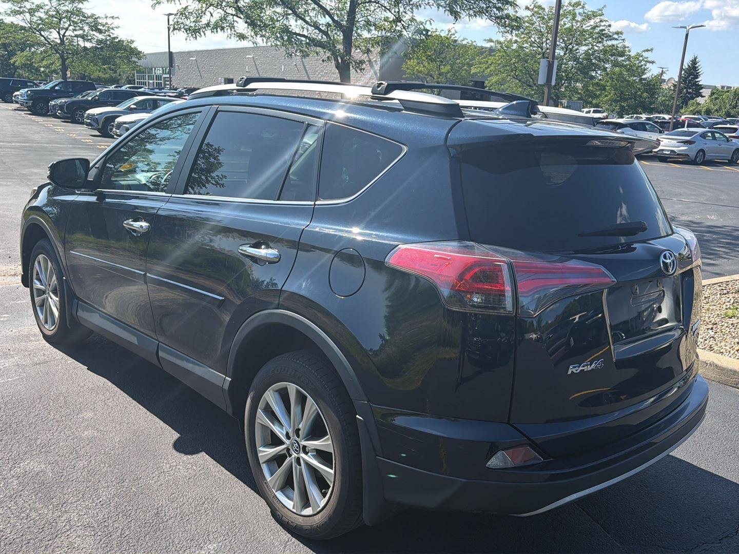 Used 2018 Galactic Aqua Mica Toyota Limited image 4