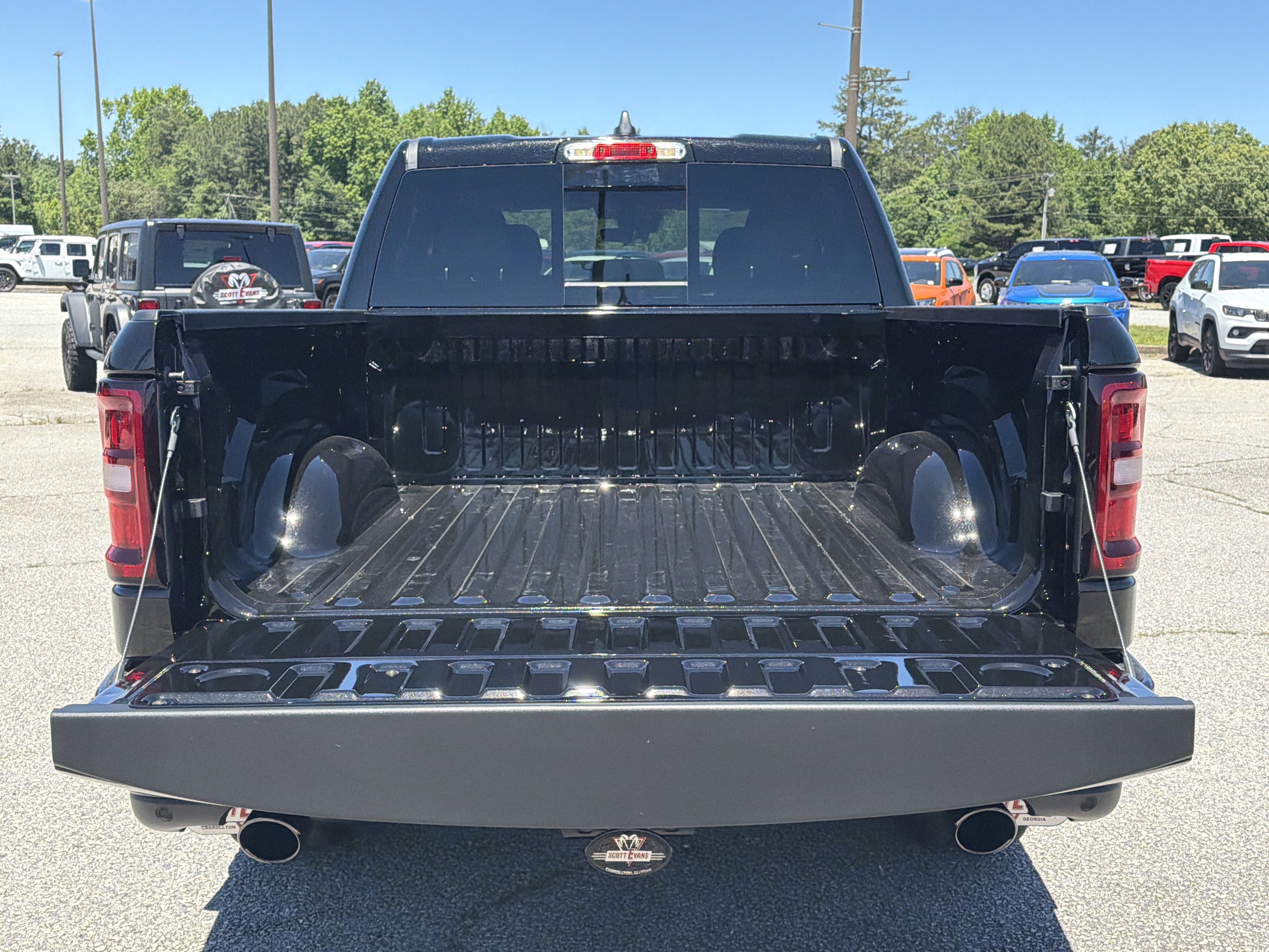 New 2026 Diamond Black Crystal Pearl-Coat Exterior Paint RAM Express image 19
