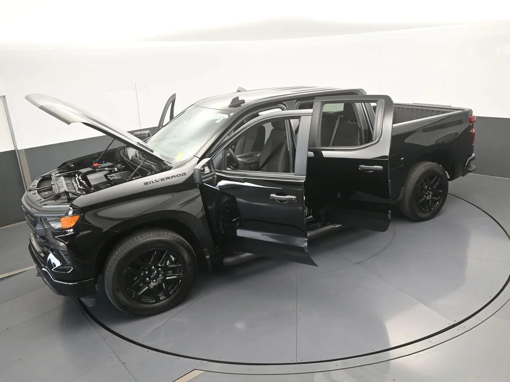 Used 2025 Black Chevrolet Custom image 66