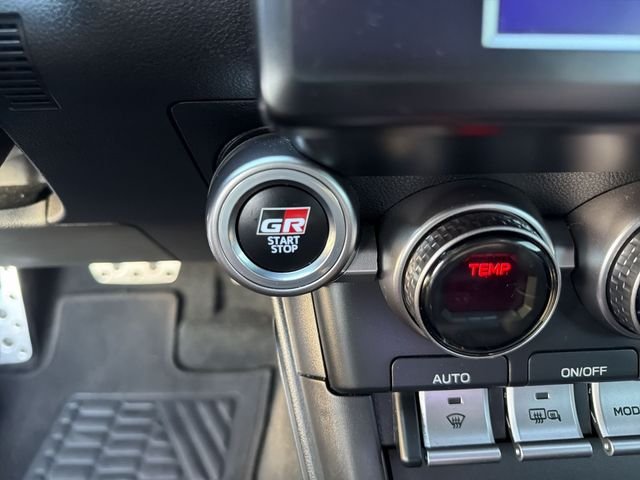 2022 Toyota GR86 Premium - Photo 14