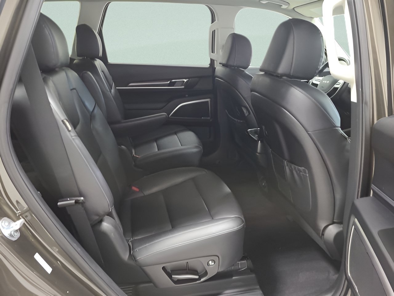 Used 2024 Dark Moss Kia S image 12