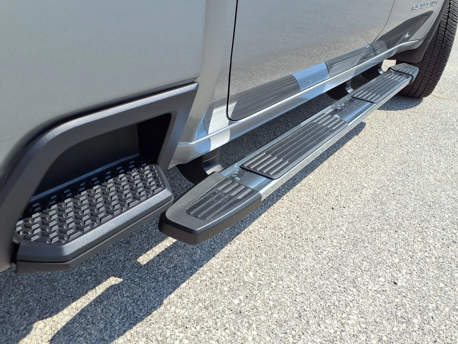 New 2026 Sterling Metallic GMC SLT image 22