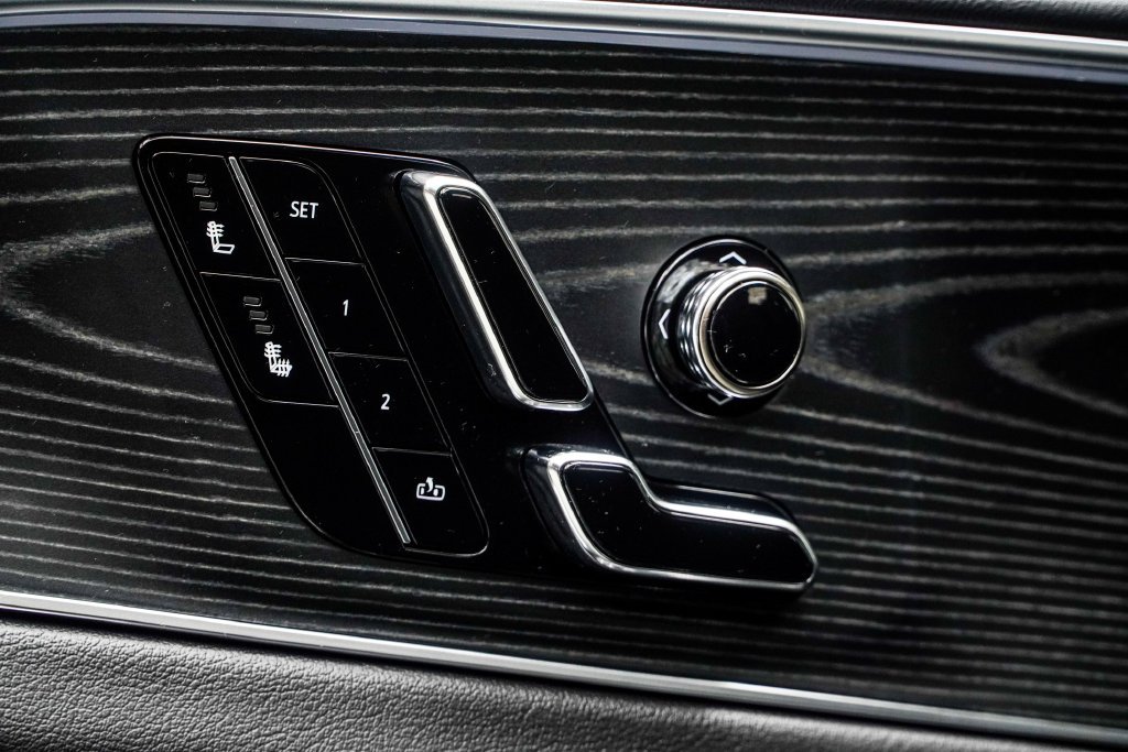 Used 2025 Black Cadillac Sport image 38