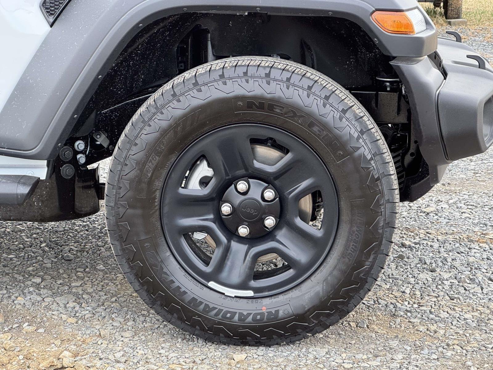 New 2026 Bright White Clear-Coat Exterior Paint Jeep Sport image 25