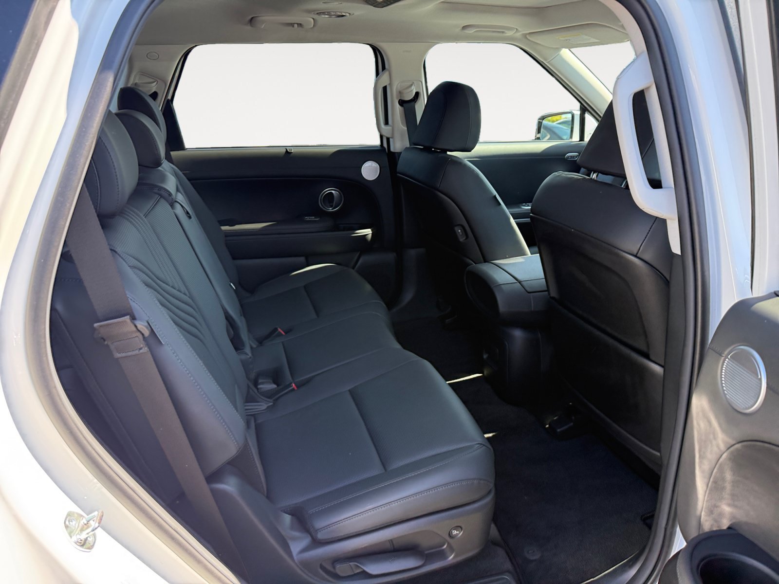 Certified Used 2026 White Pearl Hyundai SEL Premium image 18