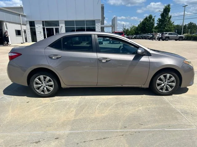 Used 2016 Brown Toyota L image 3