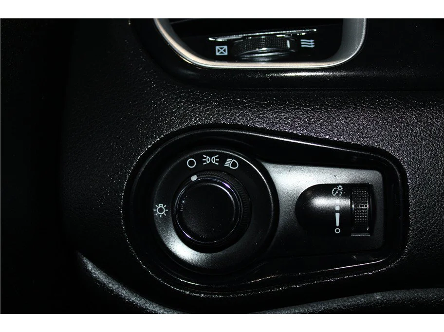 Used 2021 Colorado Red Clearcoat Jeep Jeepster image 28