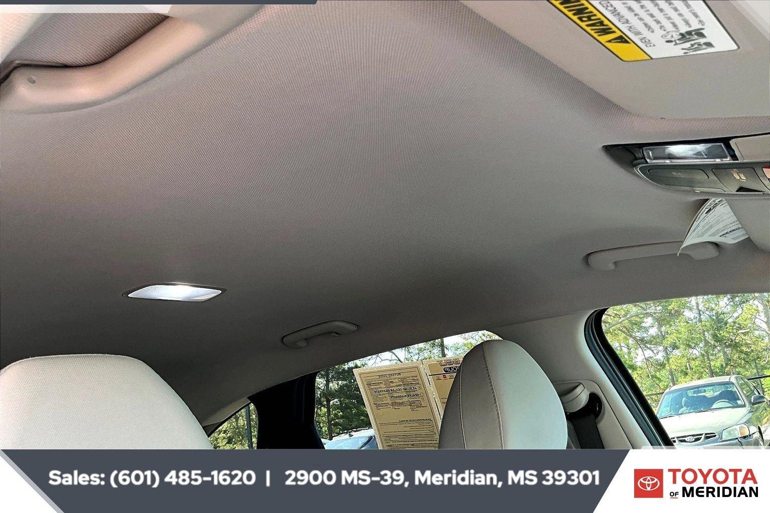 Used 2025 Hampton Gray Hyundai SEL image 16