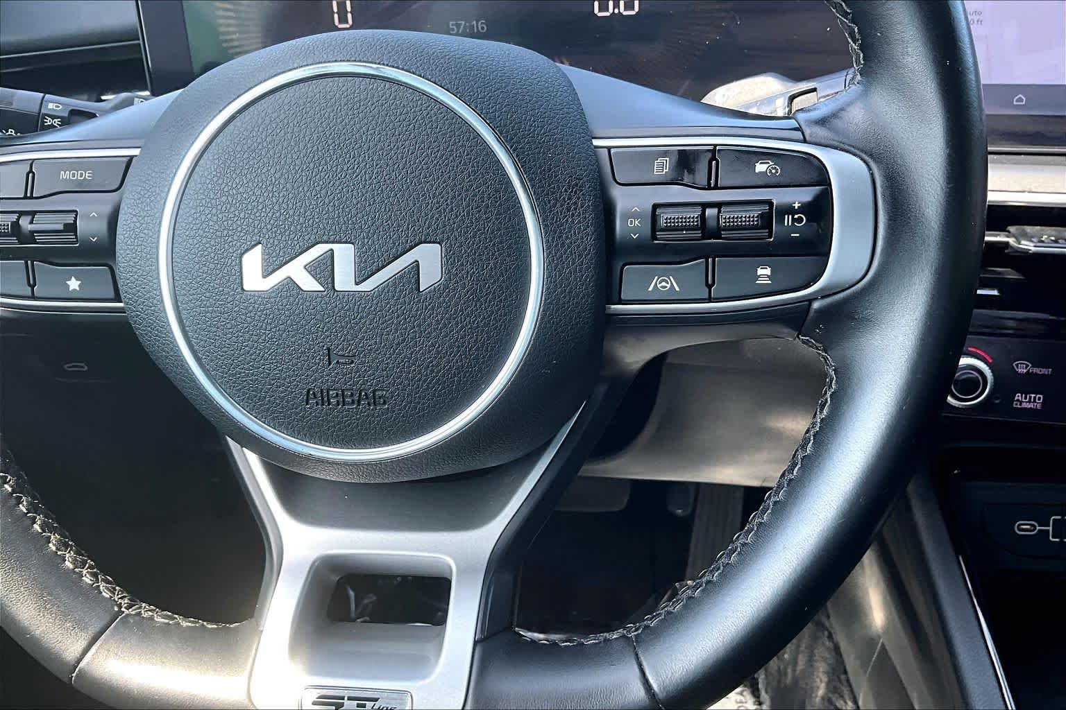Used 2025 Wolf Gray Kia GT-Line image 25