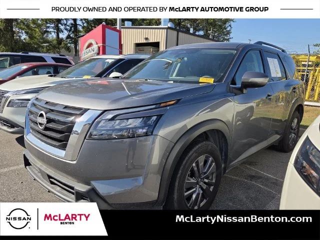 Used 2025 Gray Nissan SV image 1