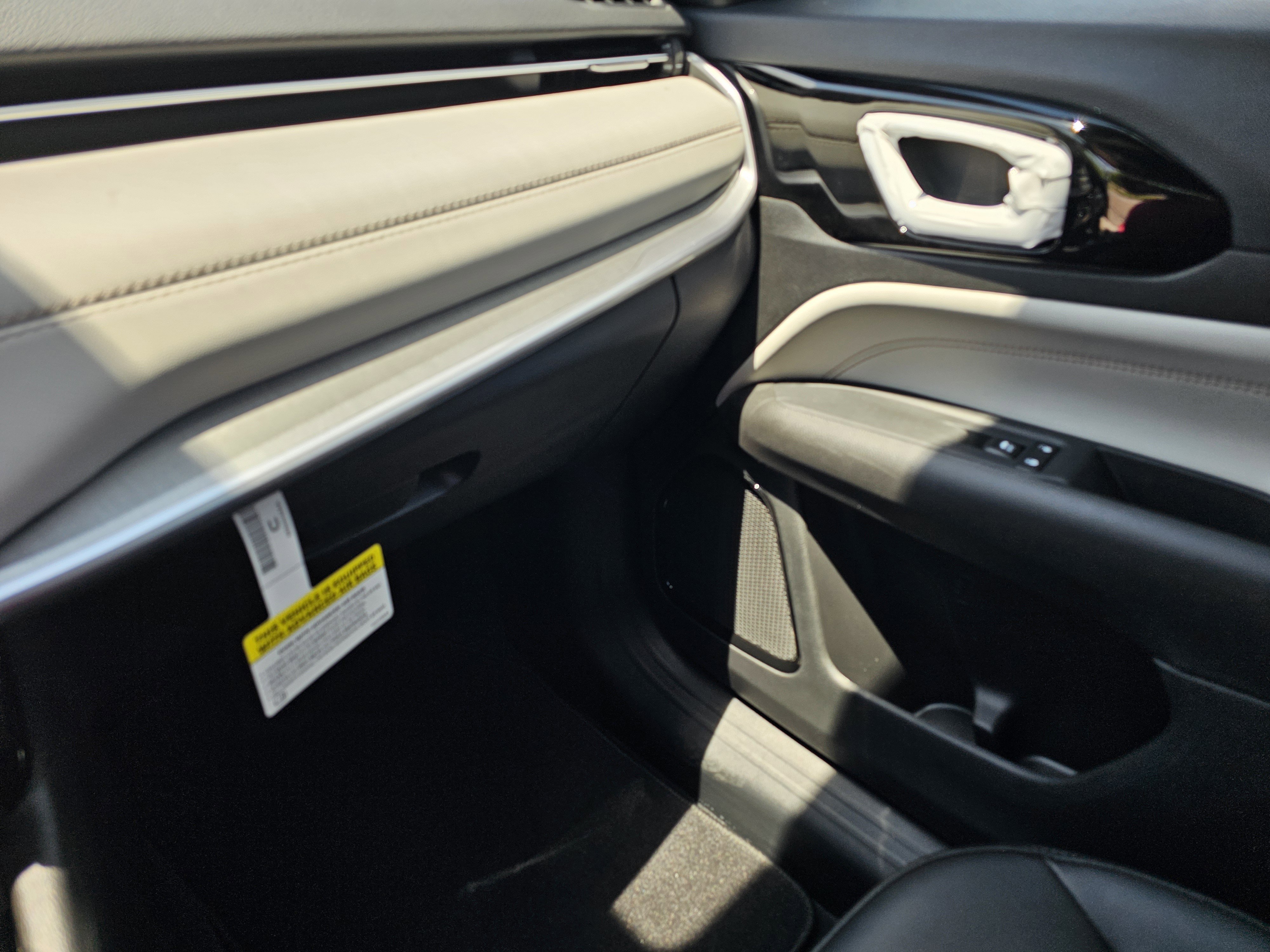 New 2026 Bright White Clearcoat Jeep Limited image 27