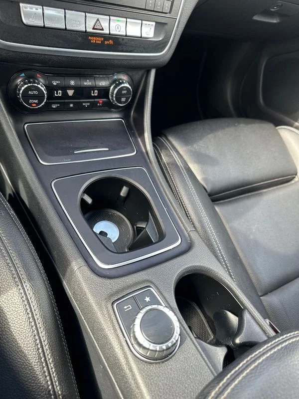 Used 2019 Black Mercedes-Benz 4MATIC® image 21