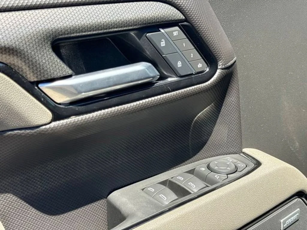 2025 Chevrolet Silverado 1500 ZR2 - Photo 18