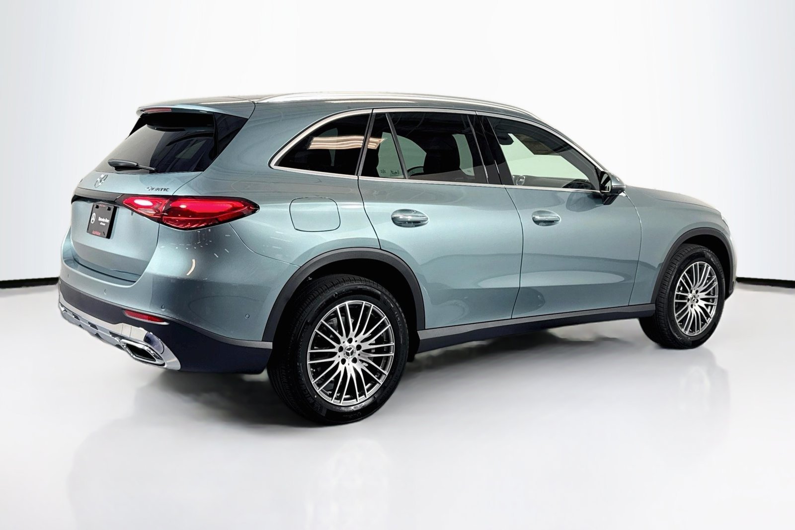 New 2026 Verde Silver Metallic Mercedes-Benz GLC 300 image 5