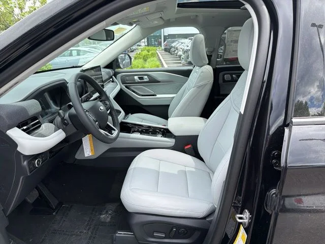 New 2026 Black Ford Platinum image 16