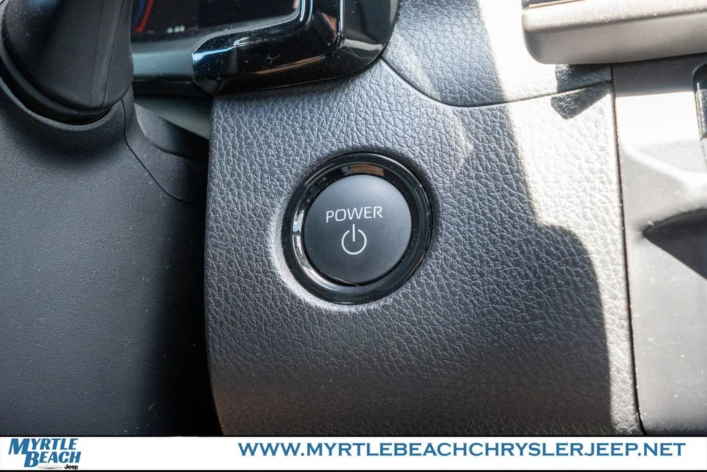 Used 2025 Ocean Toyota SE image 28