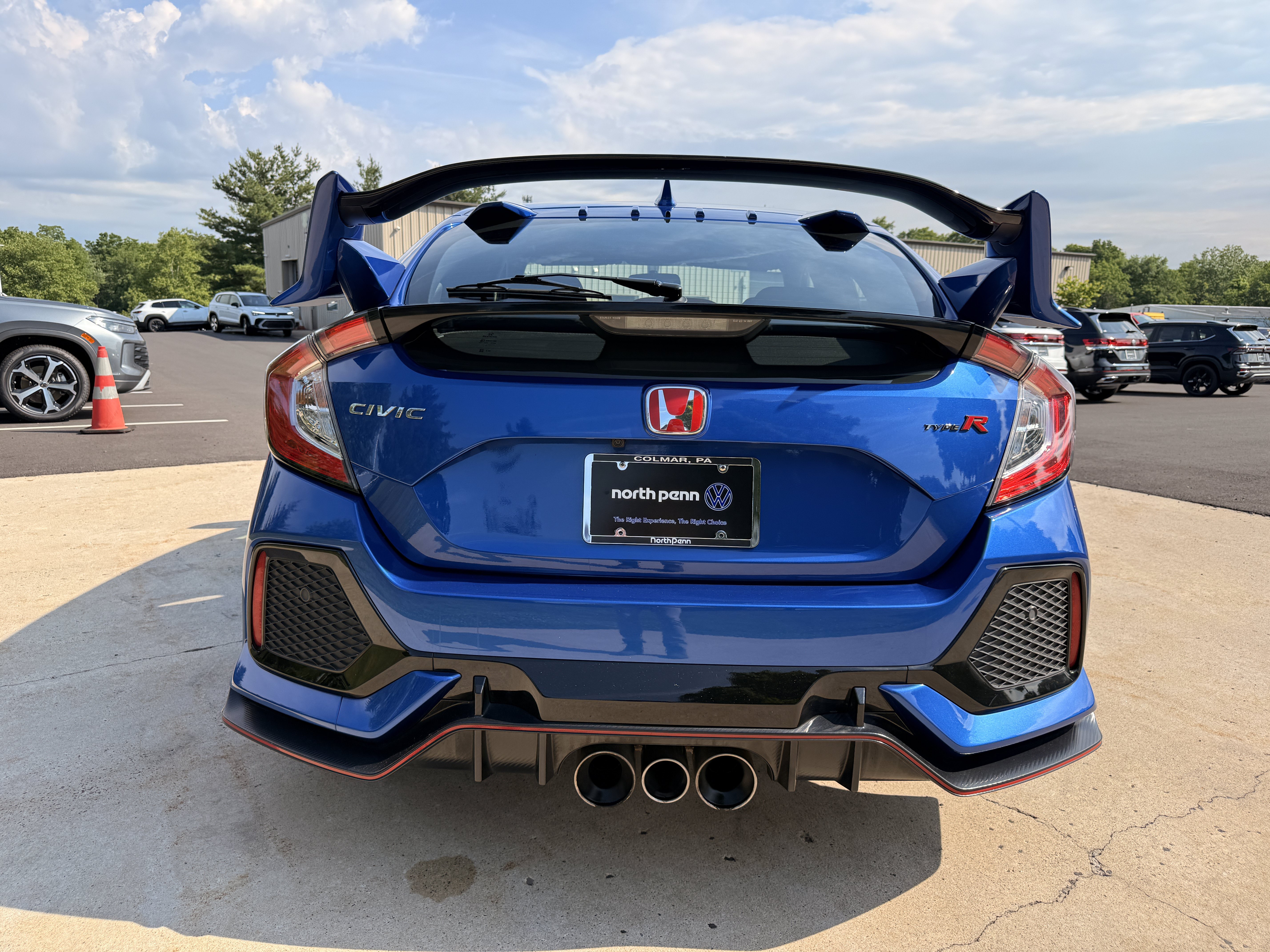 Used 2018 Blue Honda Touring image 11