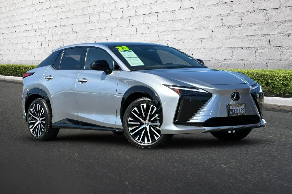 Used 2023 Silver Lexus 450e Luxury image 2
