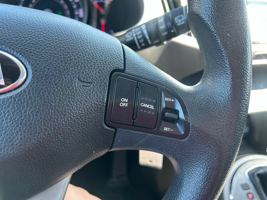 Used 2016 Mineral Silver Kia LX image 26