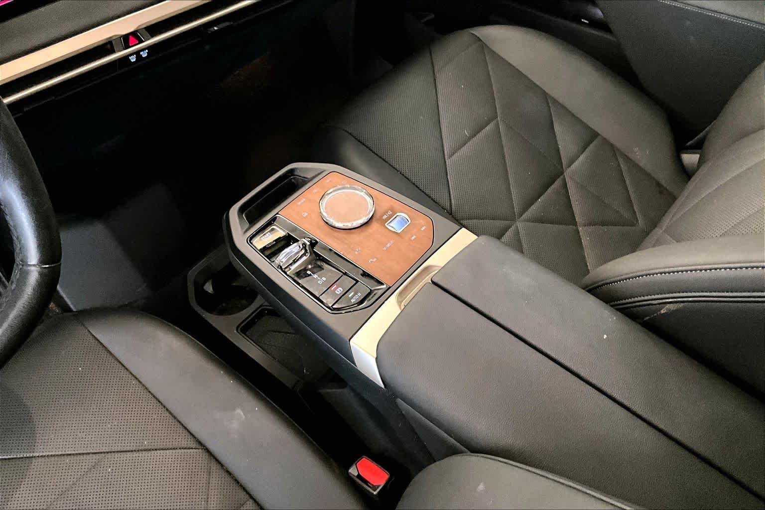 Used 2024 Dark Graphite Metallic BMW xDrive50 image 15