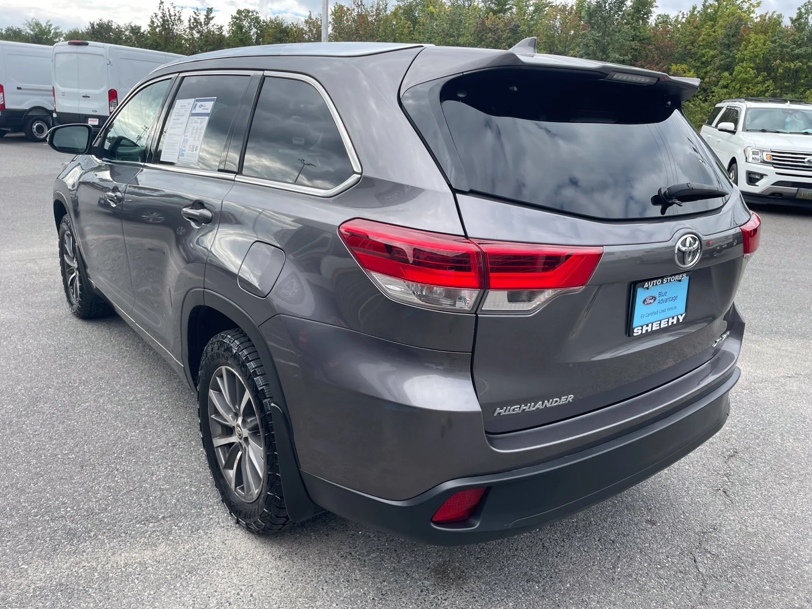 Used 2018 Predawn Gray Mica Toyota XLE image 3