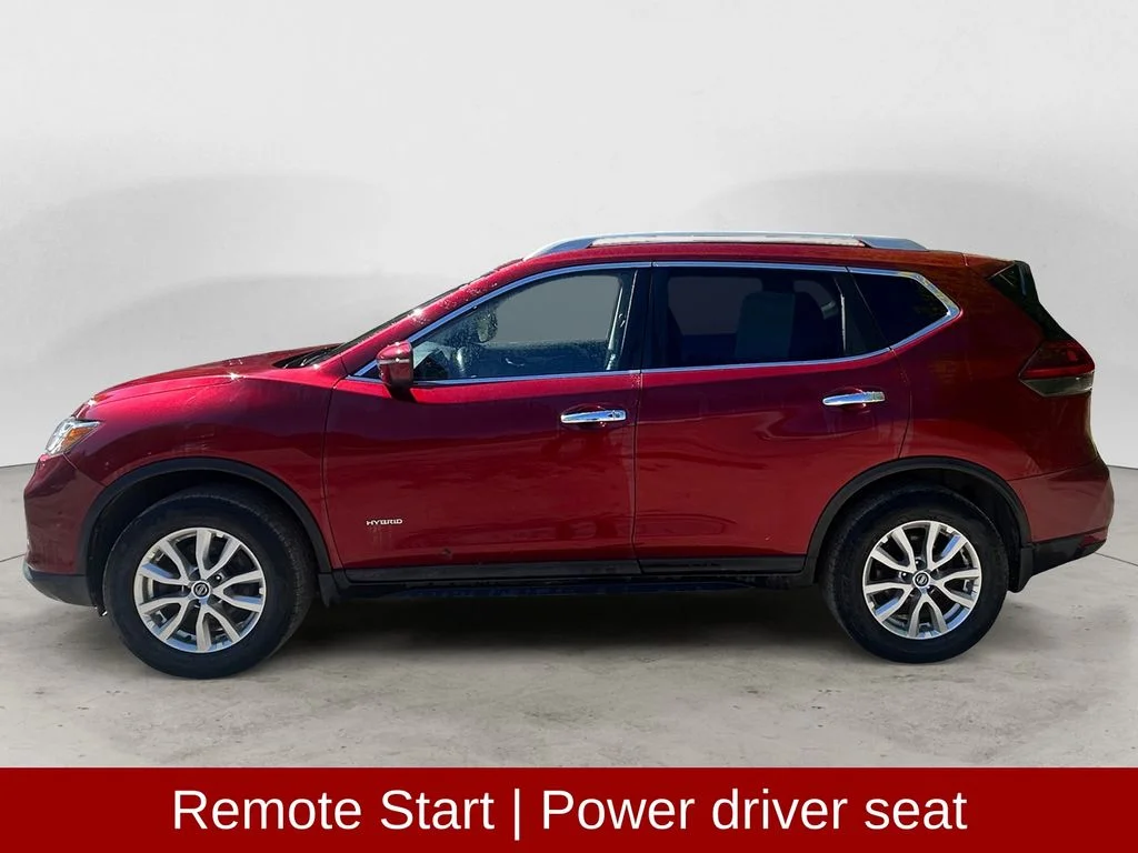 Used 2018 Scarlet Nissan SV image 2