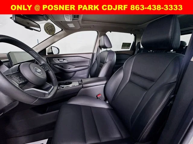Used 2021 Gold Nissan SL image 19